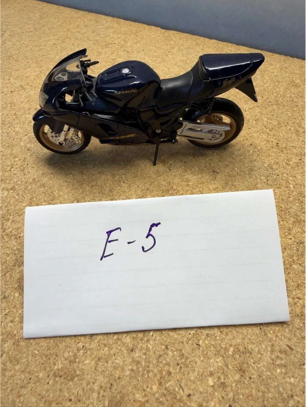 Maisto Kawasaki Ninja ZX-12R Diecast Motorcycle Model E-5